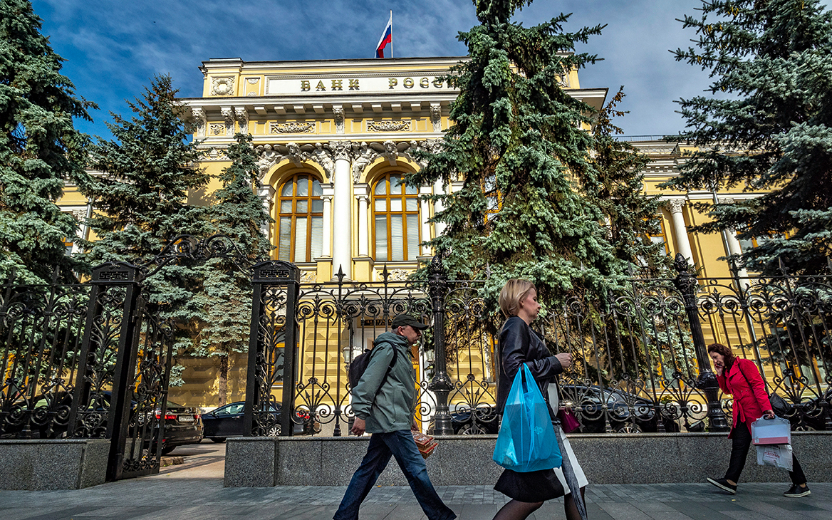 В ЦБ допустили введение отрицательных ставок для валютных вкладов юрлиц