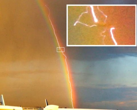 Два в одном: техническая ошибка в виде объединения счетов-фактур не мешает вычету