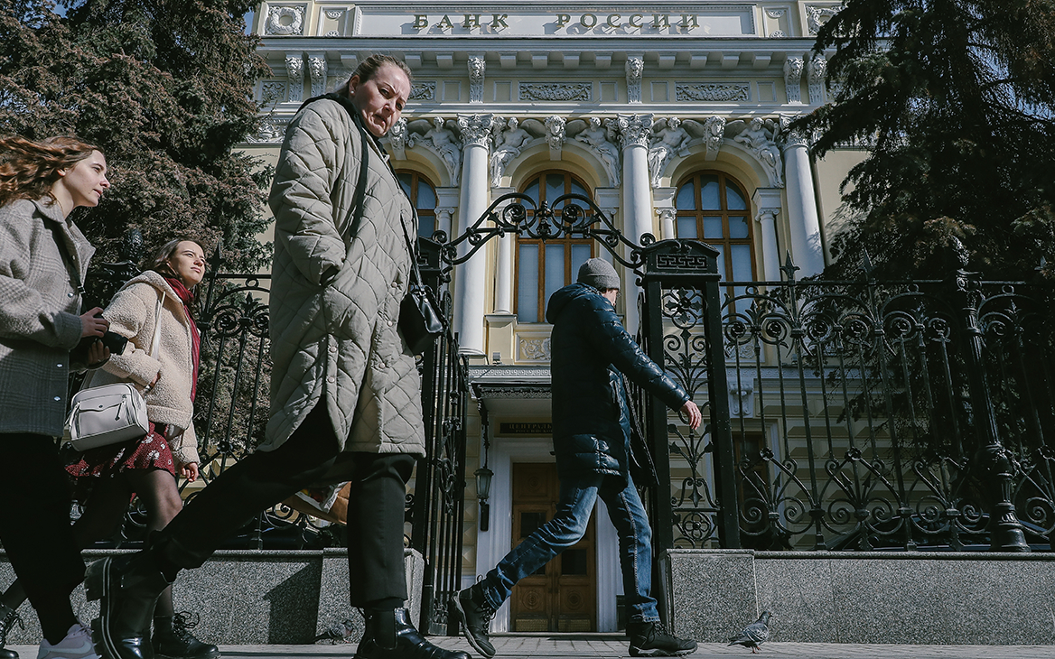 Суд признал недействительным отзыв лицензии у банка «Платина»