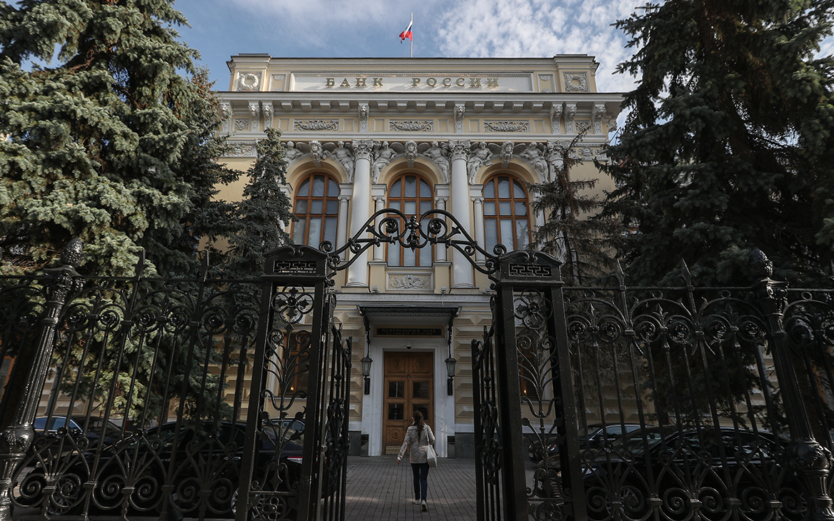 ЦБ разрешил вносить средства в капитал компаний из дружественных стран