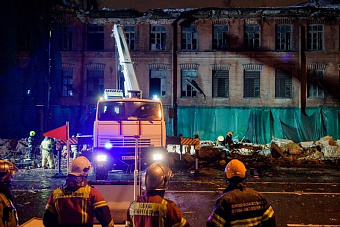 Петербургские власти обвинили в обрушении «Красного треугольника»