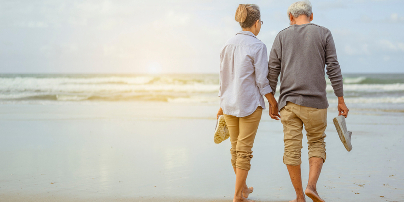 Как эффективнее накопить на старость: сдавая квартиру или покупая фонды?