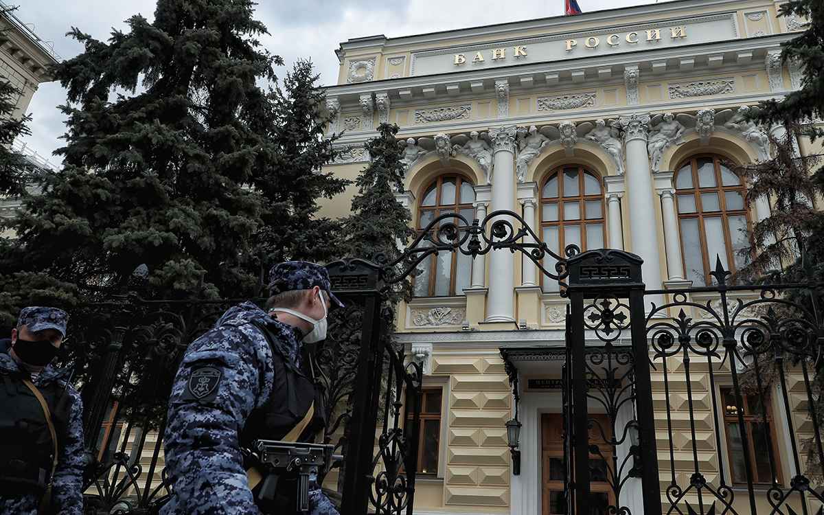 ЦБ рекомендовал блокировать онлайн-доступ к счету подозрительных клиентов