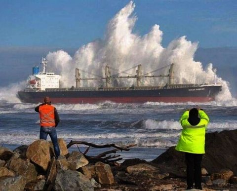 Доплаты за вредные условия труда сверх установленных законом надо облагать НДФЛ