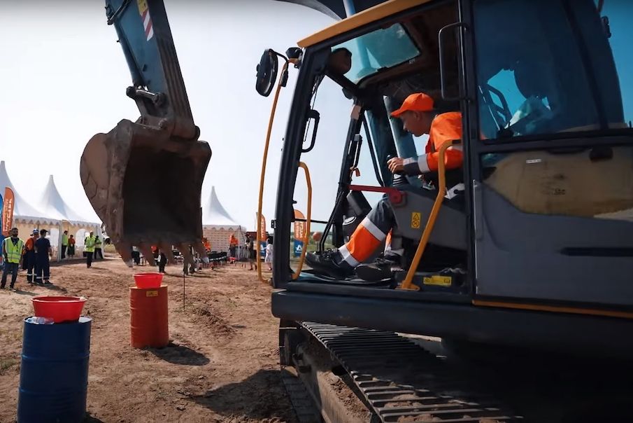 Трассу до Арзамаса откроют конкурсом механизаторов дорожно-строительной техники