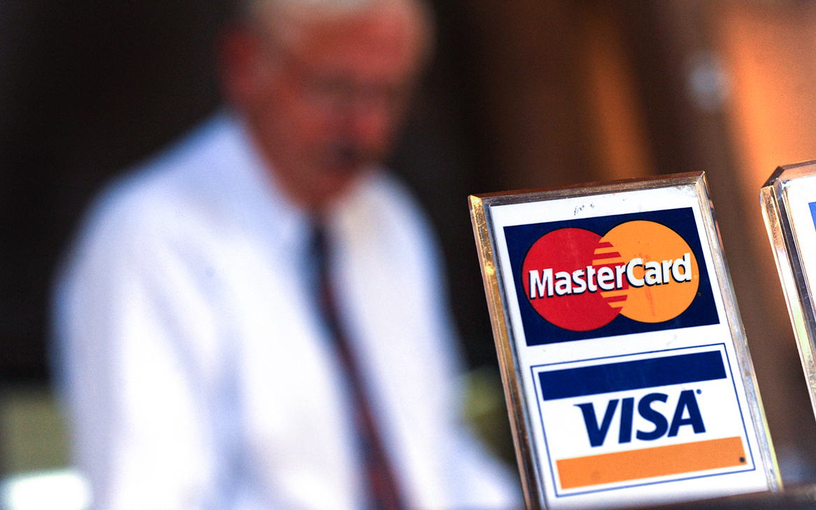Visa остановила участие подсанкционных банков в своей системе