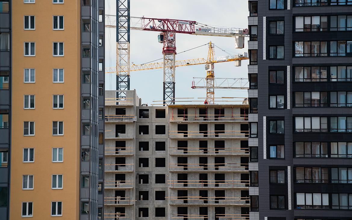 Крупные банки начали повышать ставки по ипотеке