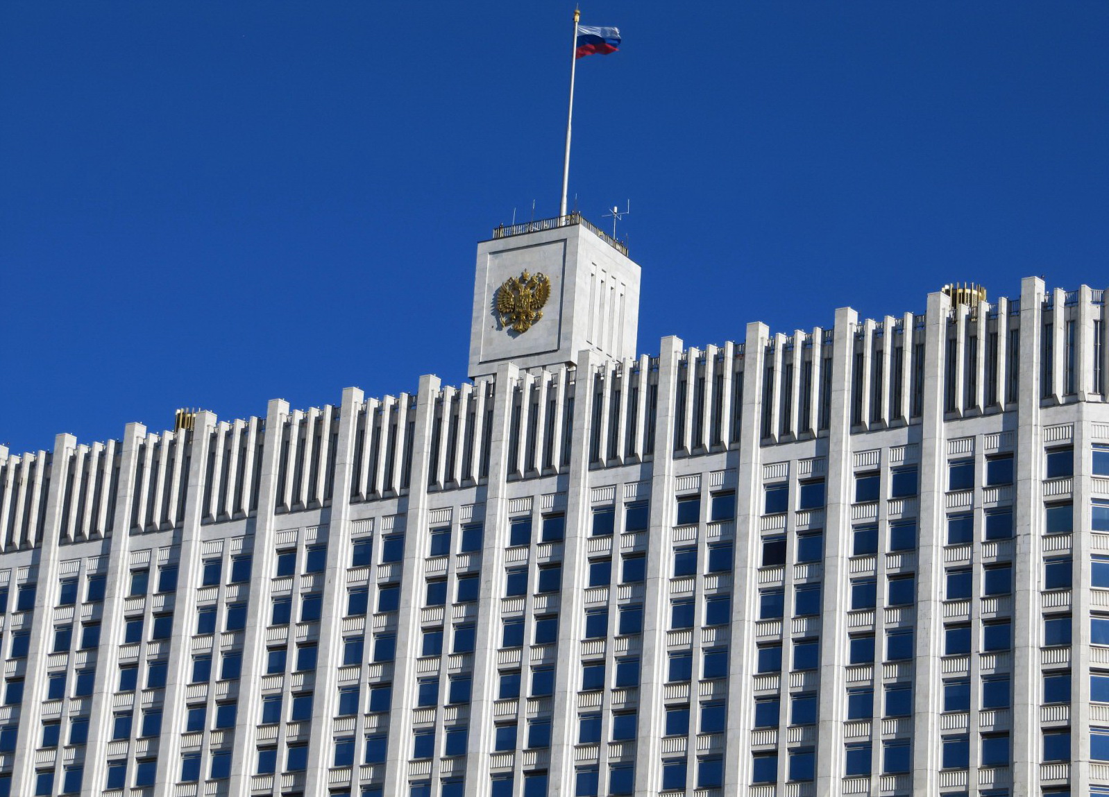 Подрядчикам спишут штрафы и пени