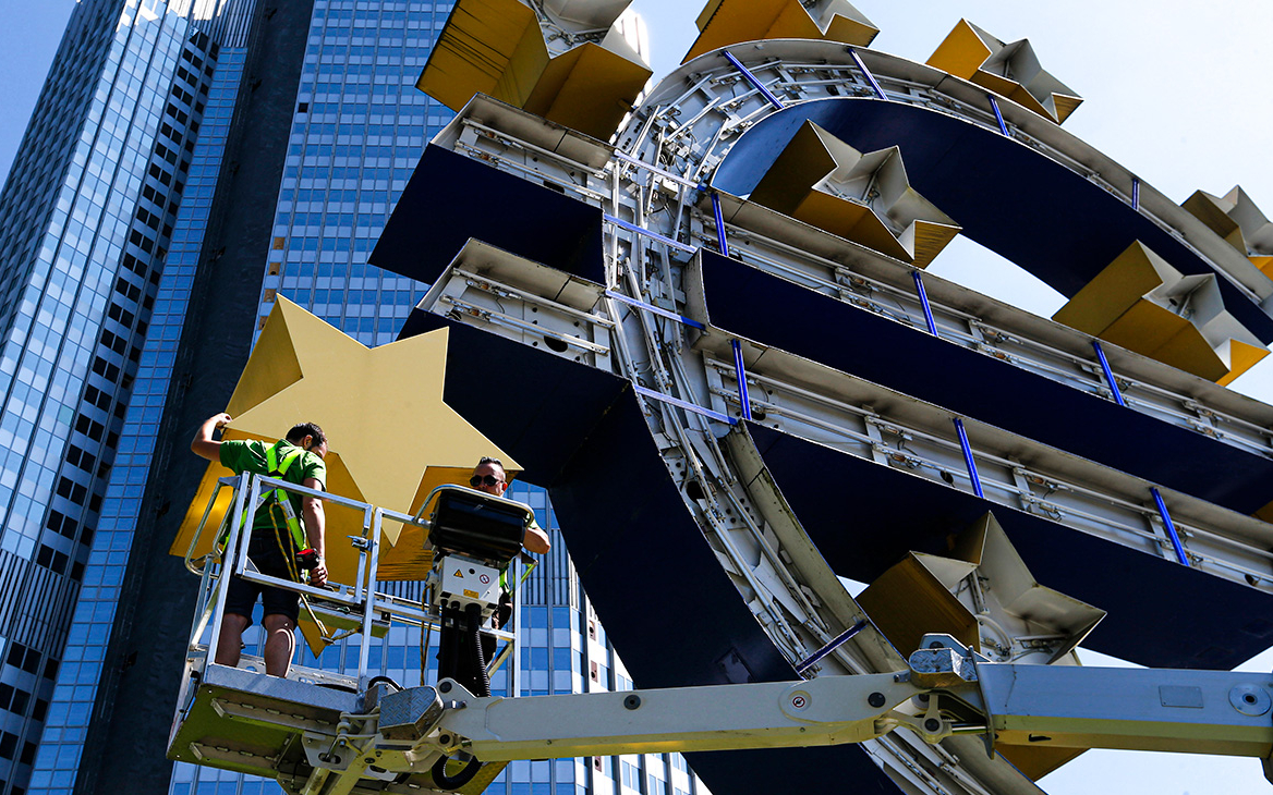 ЕЦБ поднял процентную ставку впервые за 11 лет