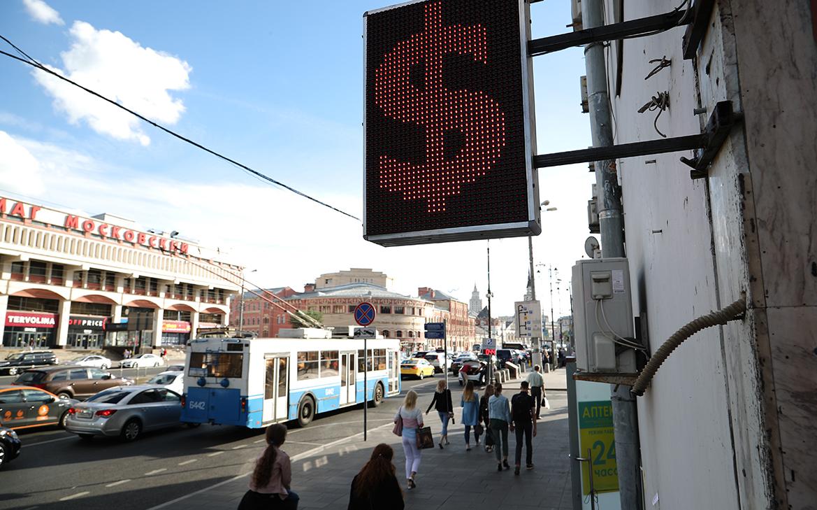 Силуанов объяснил ослабление рубля