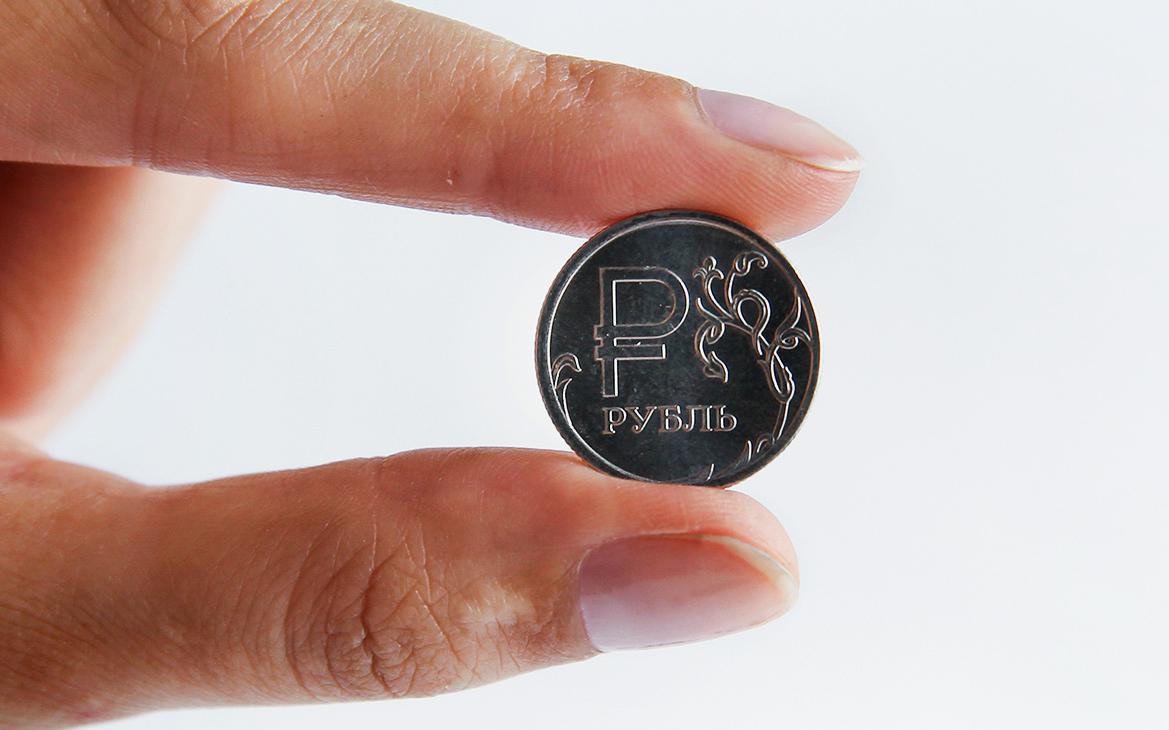 Аналитики заподозрили временное манипулирование курсом рубля на торгах