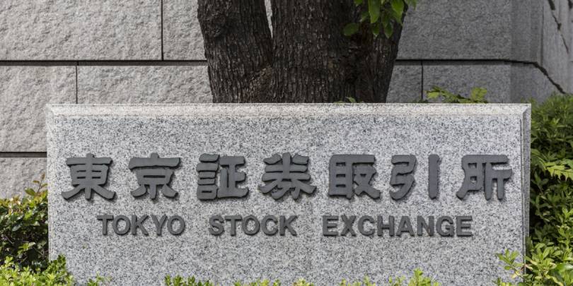 Токийская фондовая биржа может продлить время торгов на полчаса