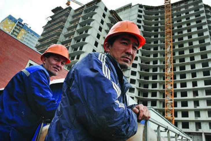 Пилотный проект по привлечению строителей из Узбекистана «приостановлен»
