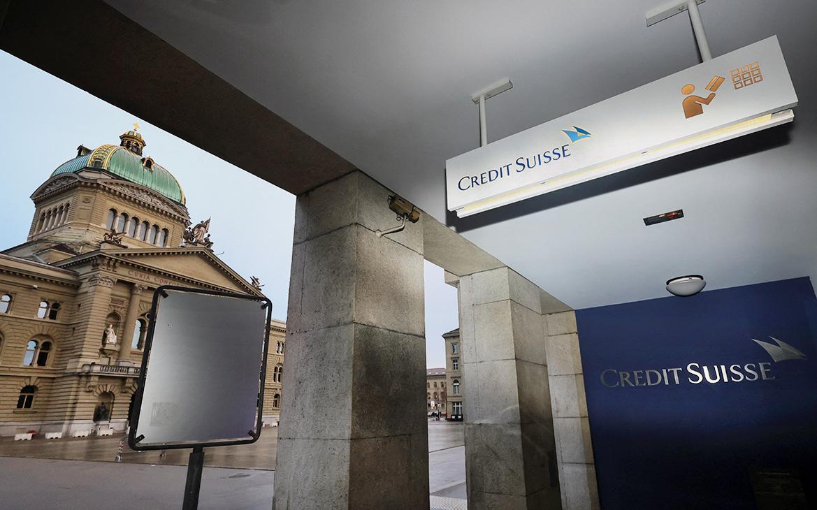 FT узнала об увеличении цены, предложенной UBS за покупку Credit Suisse