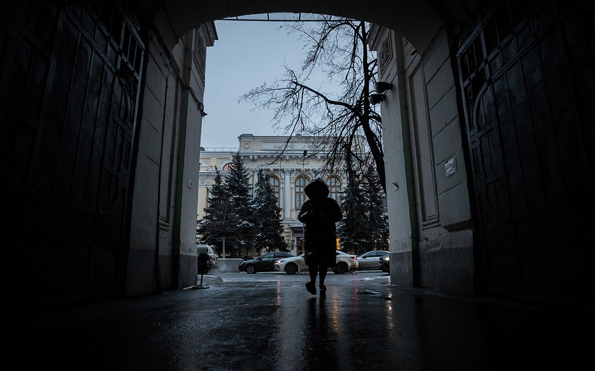 ЦБ заявил об отсутствии планов по «тотальному контролю» за переводами