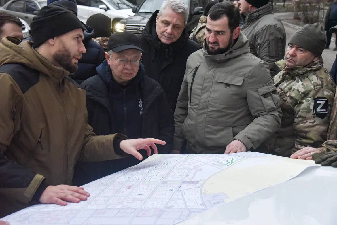 Глава Минстроя посетил ЛНР