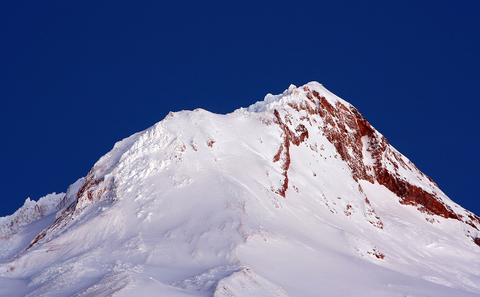 Китайский производитель одежды Peak привлек $232 млн в ходе инвестраунда