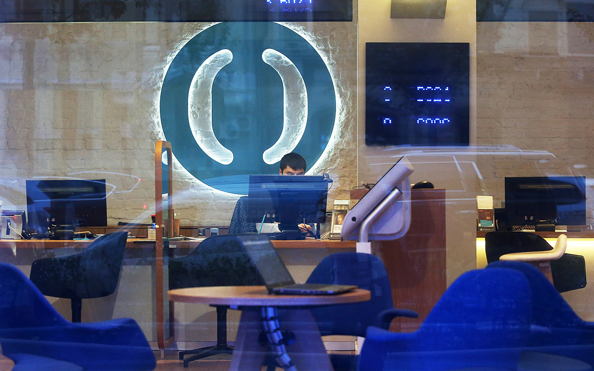 SWIFT отключит подпавшие под санкции российские банки 12 марта