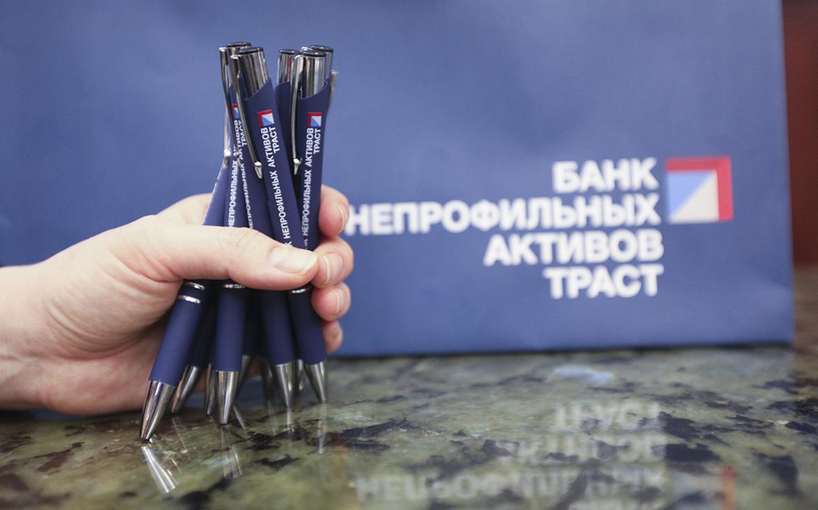 «Коммерсантъ» узнал о переговорах по продаже «Точки» Тинькофф Банку