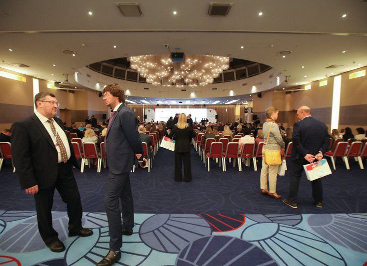 В Петербурге открылась большая строительная конференция