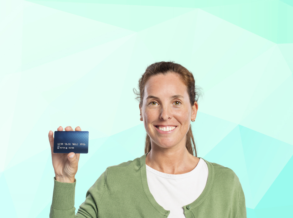 Без права выбора: 50,6% россиян при трудоустройстве не могли выбрать зарплатный банк