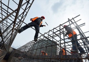 Пренебрежение техникой безопасности обходится строителям в миллионы рублей