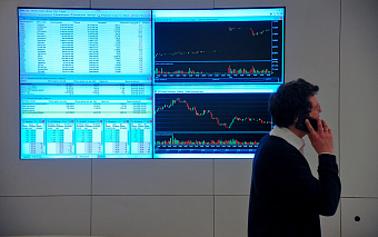 Статус российских акций: сырье восстанавливается, банки падают