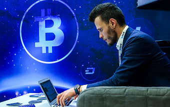 «Золотая корона» запретила проводить операции с криптовалютой