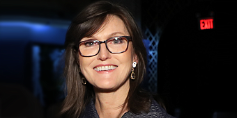 Акции Zillow рухнули на 23% за два дня. Кэти Вуд продала половину бумаг