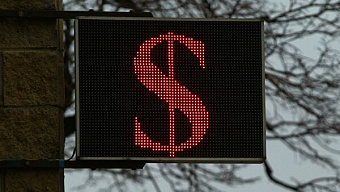 Финансист объяснил, как выгодно купить валюту