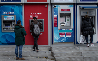 Эксперты оценили риски прекращения работы карт «Мир» за рубежом