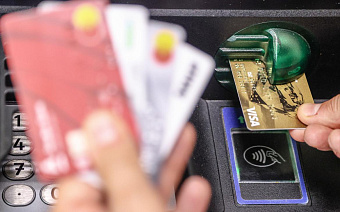 Как россияне сократили число полученных кредиток. Инфографика