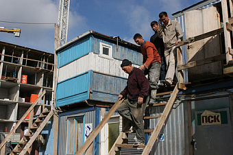 В Петербурге решают проблему проживания трудовых мигрантов