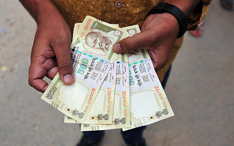 Россия и Индии до конца года начнут расчеты в рупиях